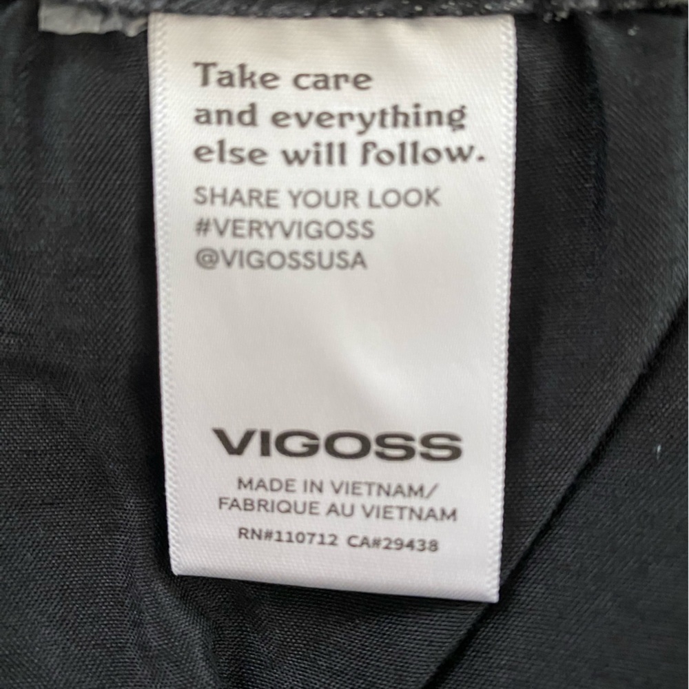 Vigoss Marley Mid Rise Cuffed Distressed Black Wash Jean Shorts NWT Size 20W - Picture 5 of 8
